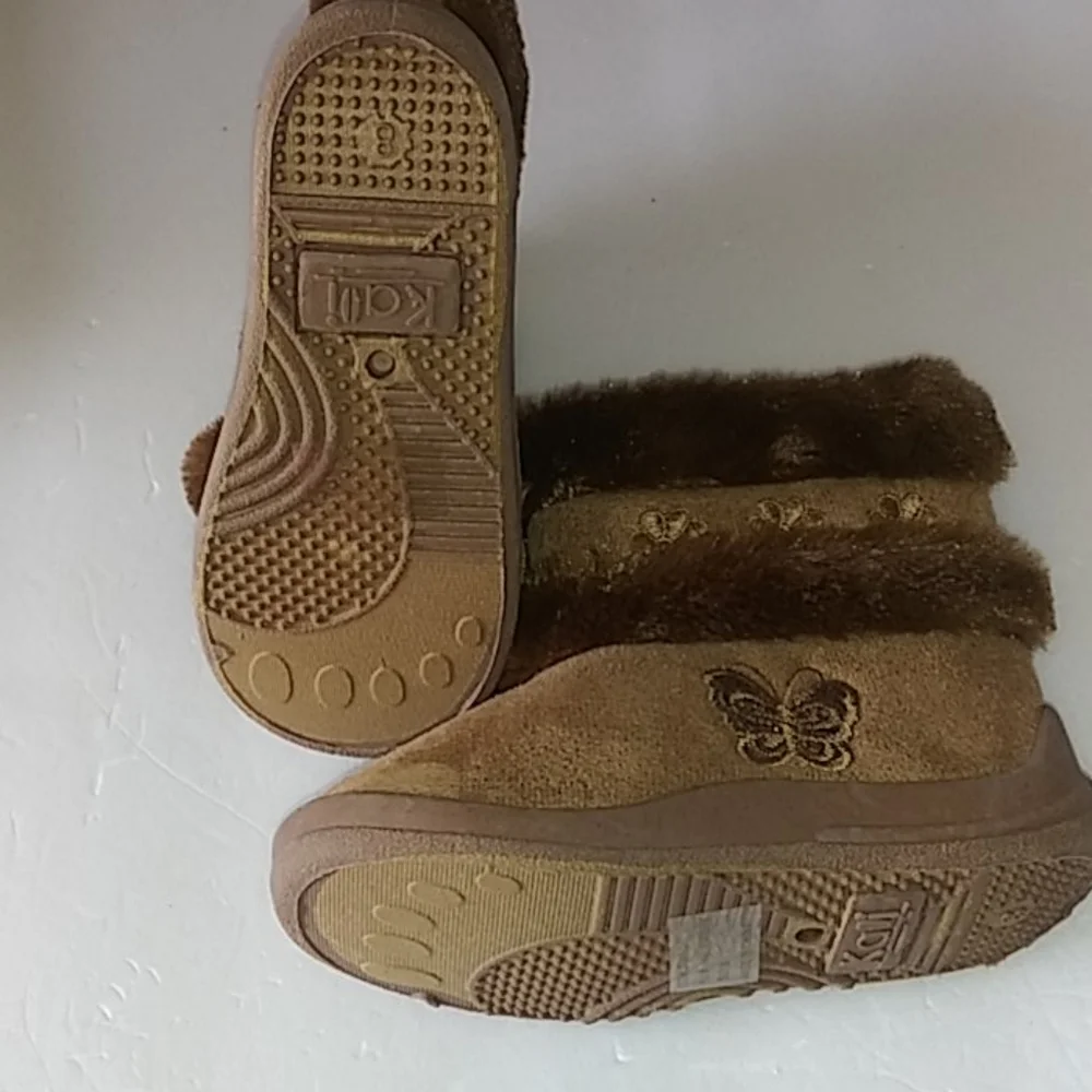 NWOT Kalli Girls Winter Boots Size 8